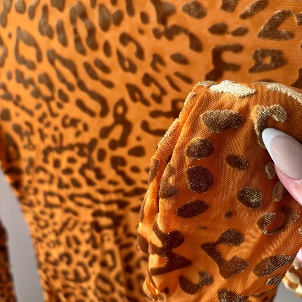 Urban Outfitters Out From Under Leopard Print Velvet Mock-Neck Top Small - Picture 9 of 11